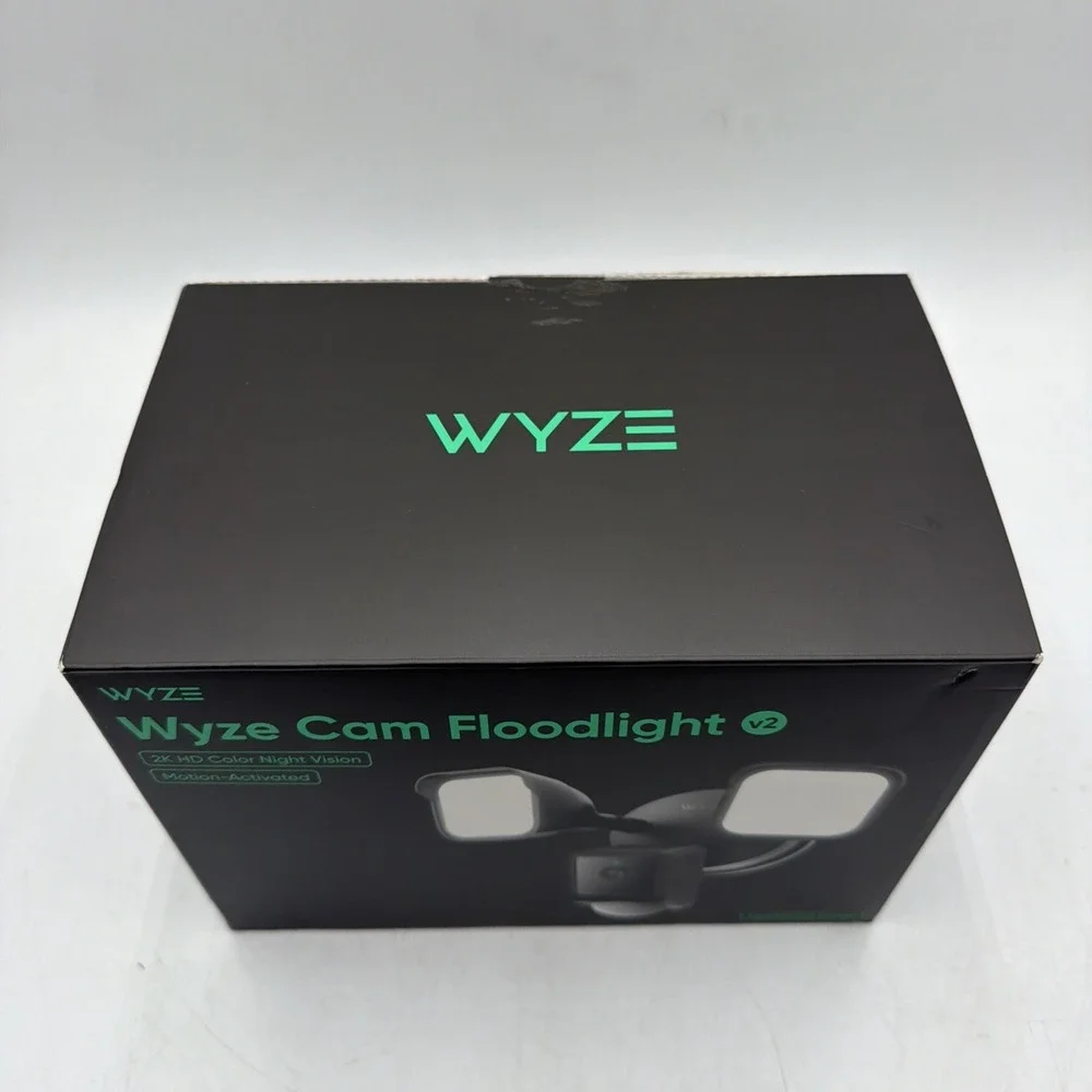 WYZE Wired Outdoor Wi-Fi Floodlight v2 Home Security Camera 2K Video BLACK